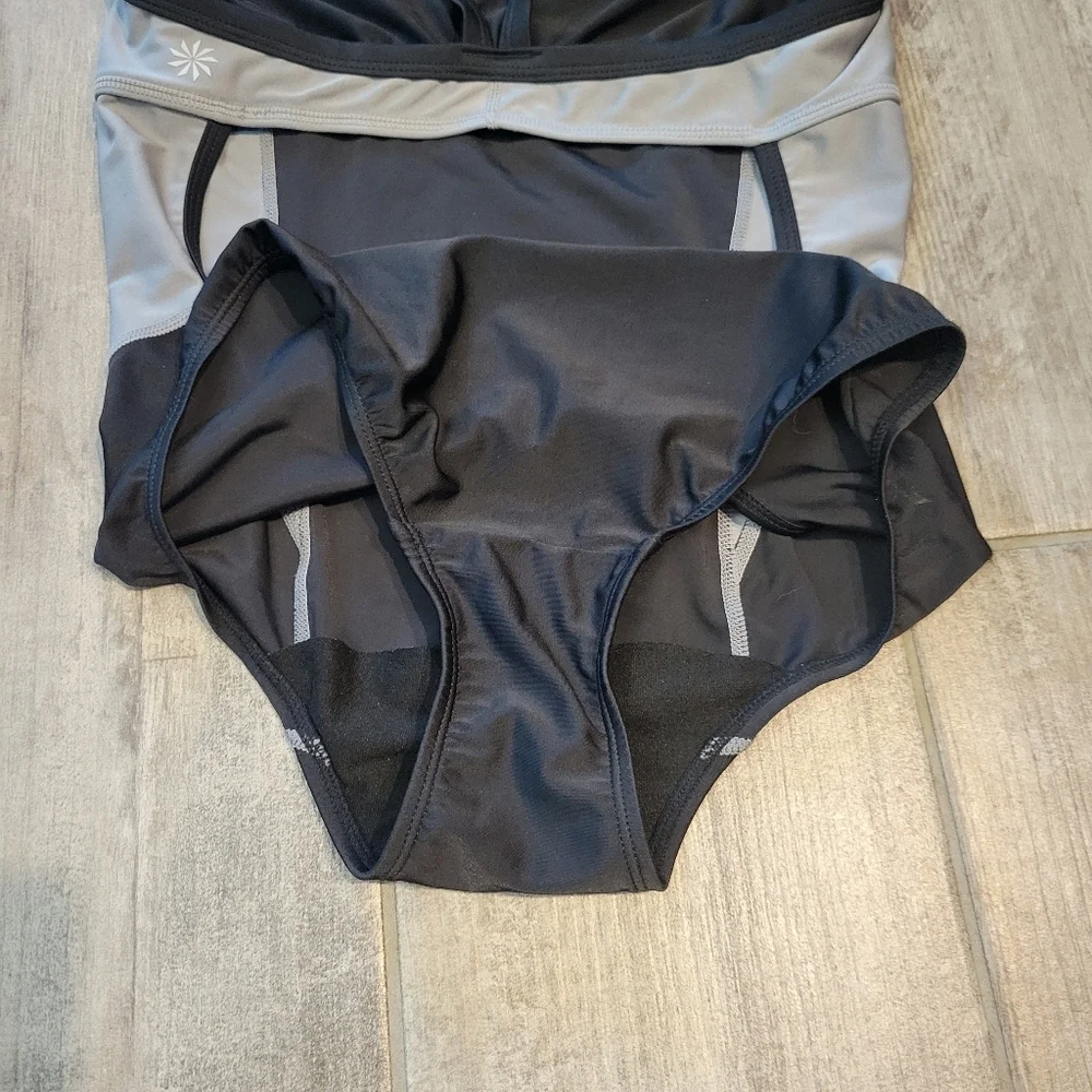 Athleta High Dive One Piece Black and Gray Women Swimsuit Size Small New